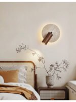 Applique murale Miadi en travertin et bois – Design minimaliste naturel Ø 18 cm – Image 5