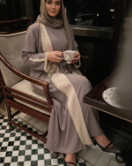 Abaya Sophia Taupe Kimono de Luxe avec Franges Crème – Image 3